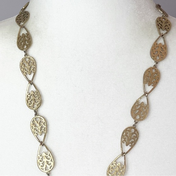 Vintage Gold Tone Tassel Necklace - Picture 3 of 13